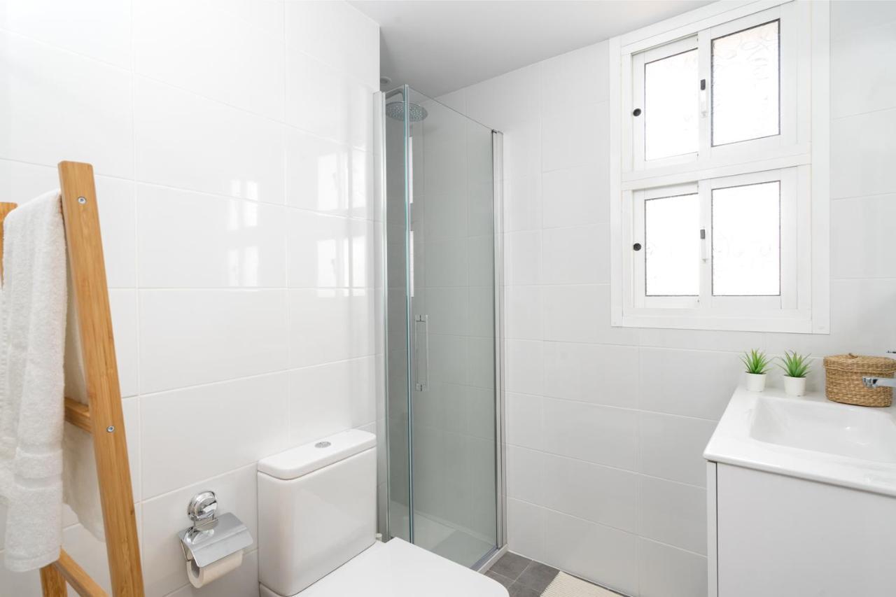 Beachfront Seaview Apartment In Los Boliches By Costarentals - Ref 141 ฟูเอนฮิโรลา ภายนอก รูปภาพ
